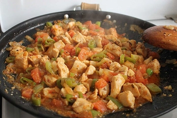 Saçta Tavuk Sote Tarifi ve Malzemeleri Saçta Tavuk Sote Tarifi ve Malzemeleri